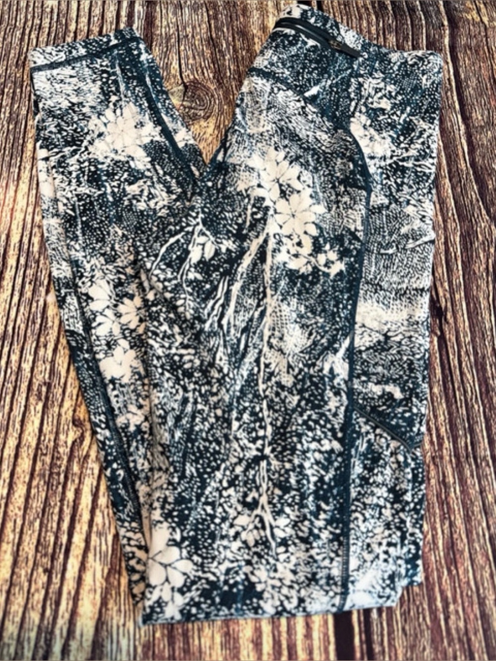 lululemon athletica Black & White Floral Print Jeggings